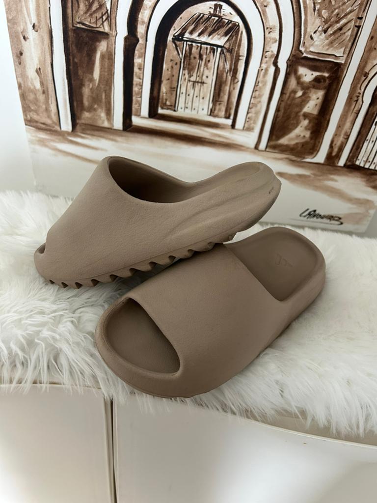 Yeezy 34/35 maat, Enfants & Bébés, Vêtements enfant | Autre, Enlèvement, Utilisé, Garçon ou Fille