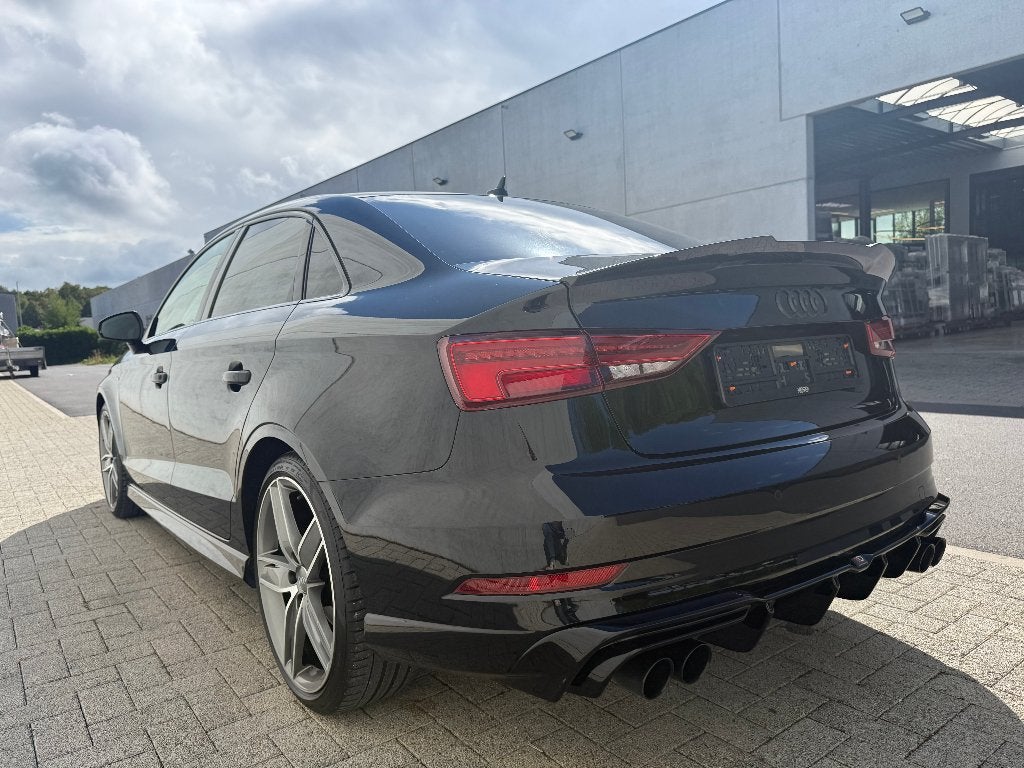 Audi A3 35 TFSI S-line Limousine, Auto's, Audi, Voorwielaandrijving, 1498 cc, 4 cilinders, Zwart