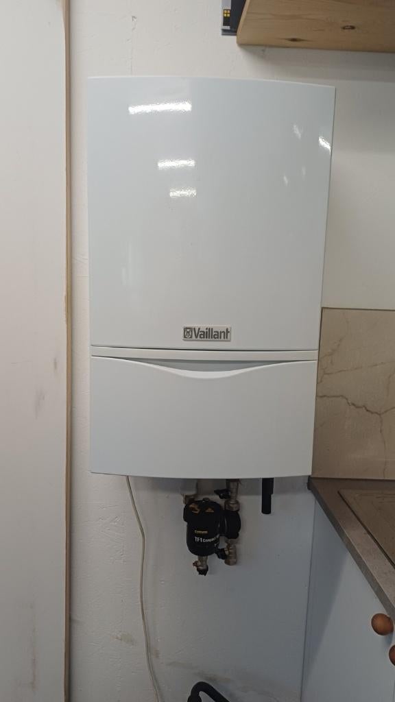 Chaudière gaz Vaillant ecoTEC plus  – 34 kW, Bricolage & Construction, Moins de 60 cm, Enlèvement, Utilisé, Autres types