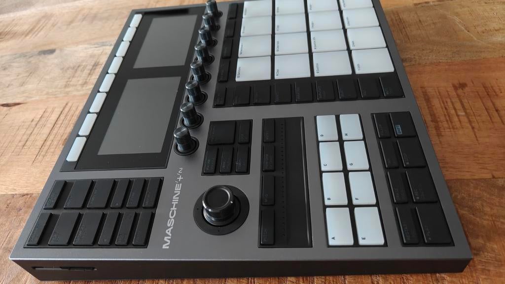 Mashine Plus, Muziek en Instrumenten, Samplers, Ophalen