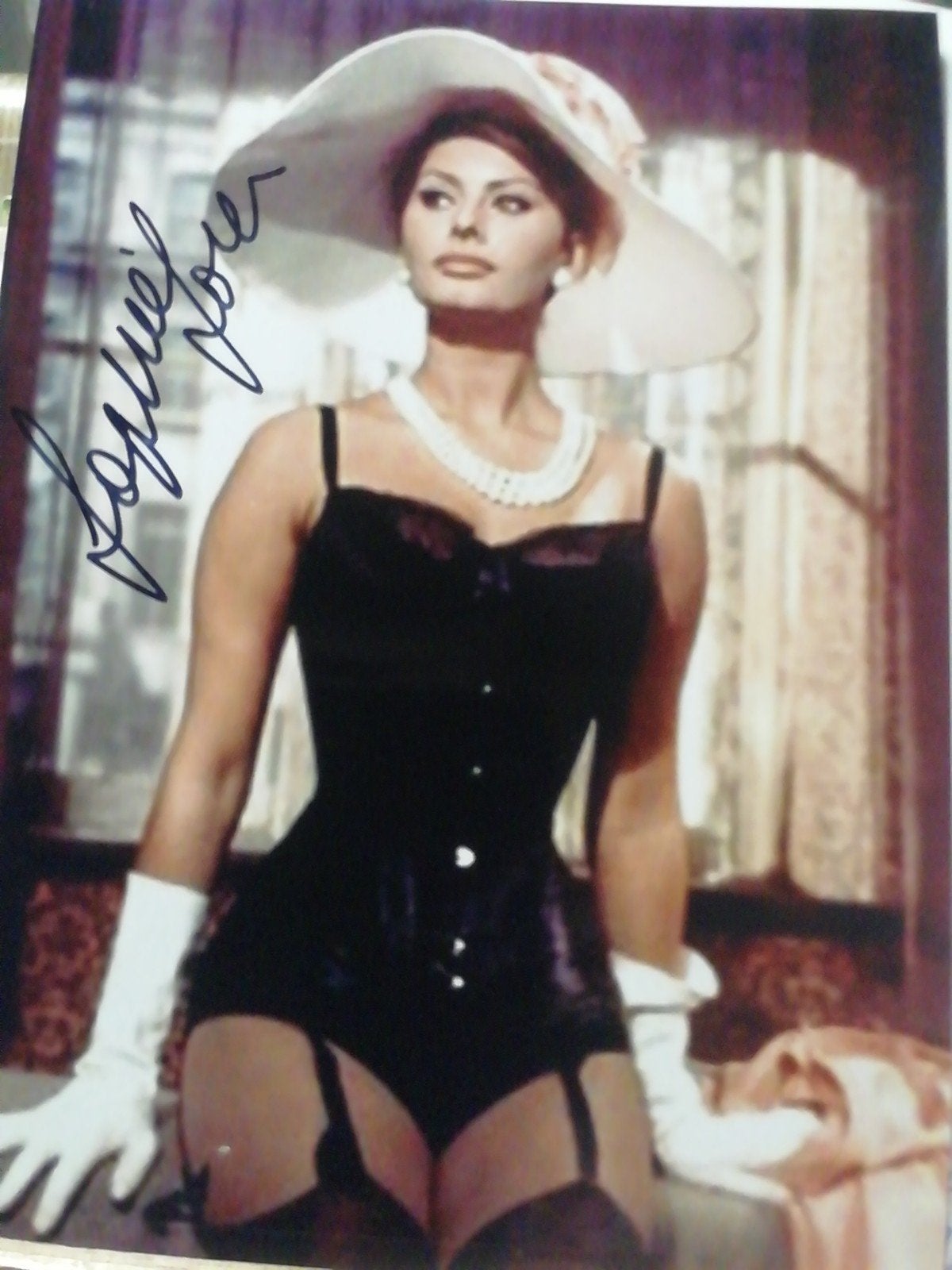 Sophia Loren met originele handtekening, Ophalen of Verzenden, Zo goed als nieuw, Foto of Kaart, Gesigneerd
