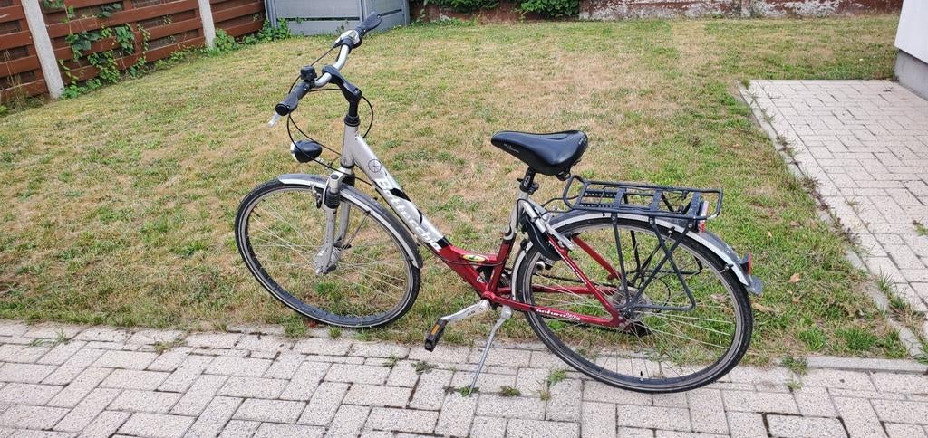 Dames fiets gebruikte staat

Led voor en achterlicht op batt, Ophalen of Verzenden, Versnellingen