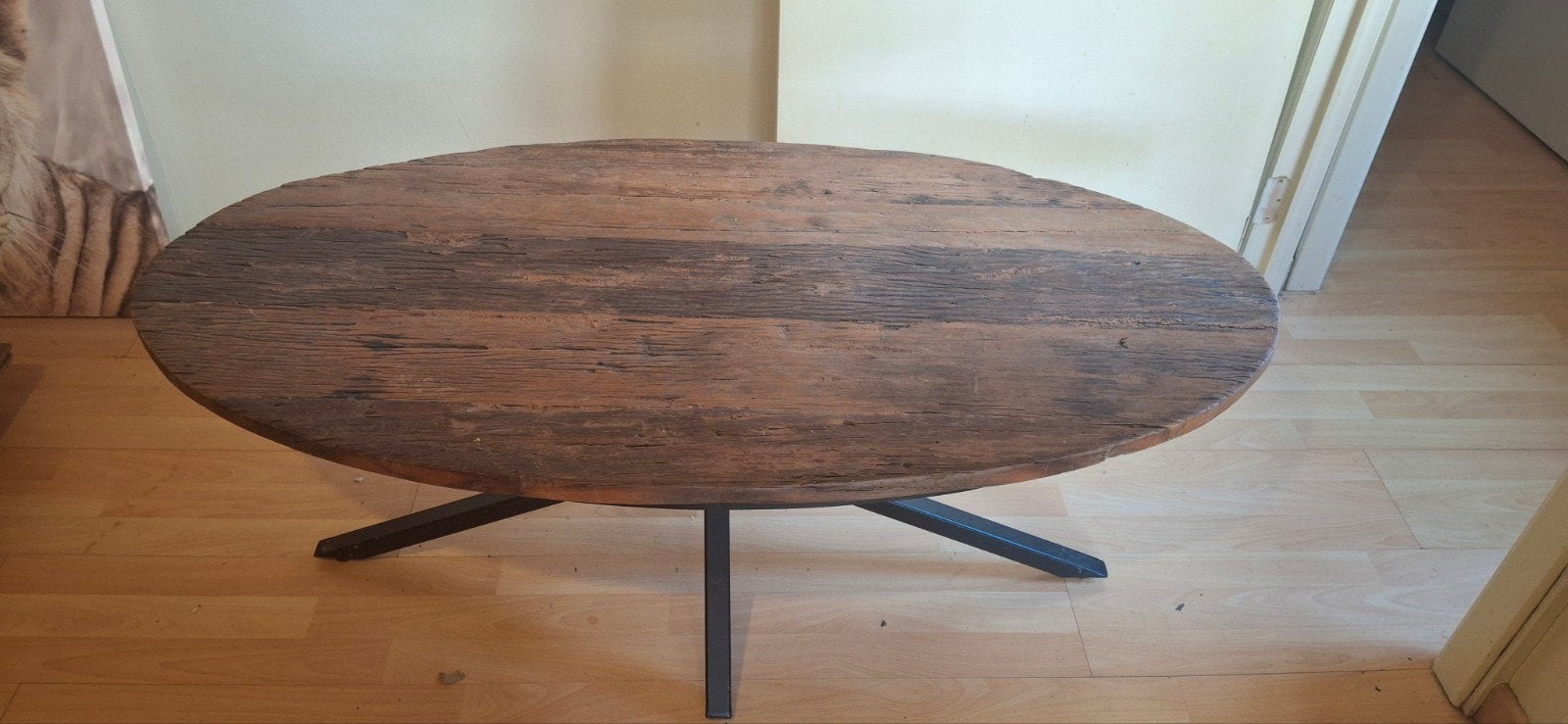 NIEUW robuuste tafel met zwart metalen onderstel, Ophalen of Verzenden