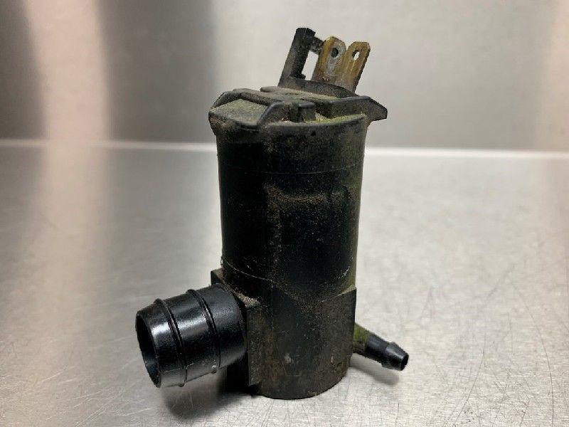 LAVE-GLACE POMPE AVANT Mazda MPV (LW19 / 69) (|8603101200|), Dhr. M. Roggen, Mazda, Stadsweg 37 37
9917 PV  WIRDUM GR., NL, Utilisé