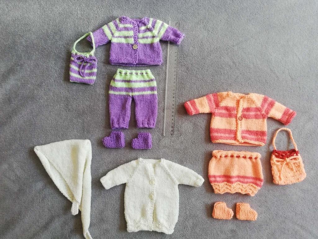 Poppenkleertjes in frisse lentekleuren, nieuw, Kinderen en Baby's, Speelgoed | Poppen, Ophalen of Verzenden, Nieuw, Babypop