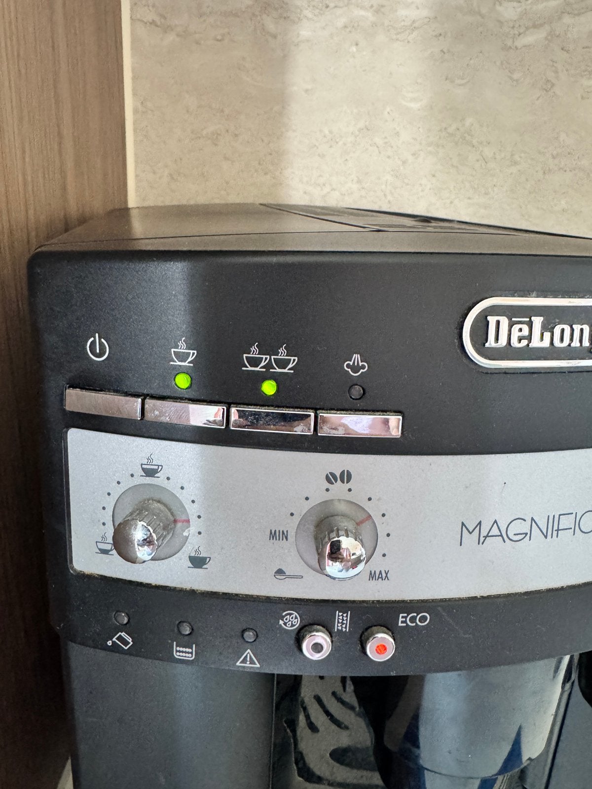 Machine à café entièrement automatique De'Longhi Magnifica, De'Longhi, De'Longhi, Enlèvement, Utilisé