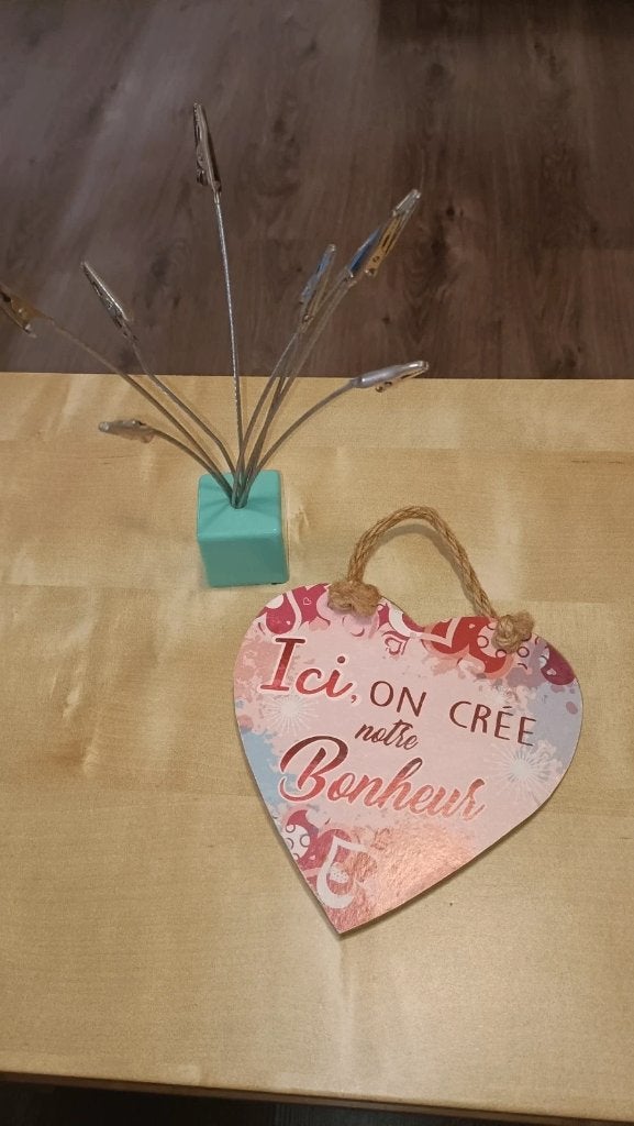 Lot déco photo : cœur en bois et porte-photos à pinces, Multicolore, Enlèvement ou Envoi, Overige thema's, Comme neuf