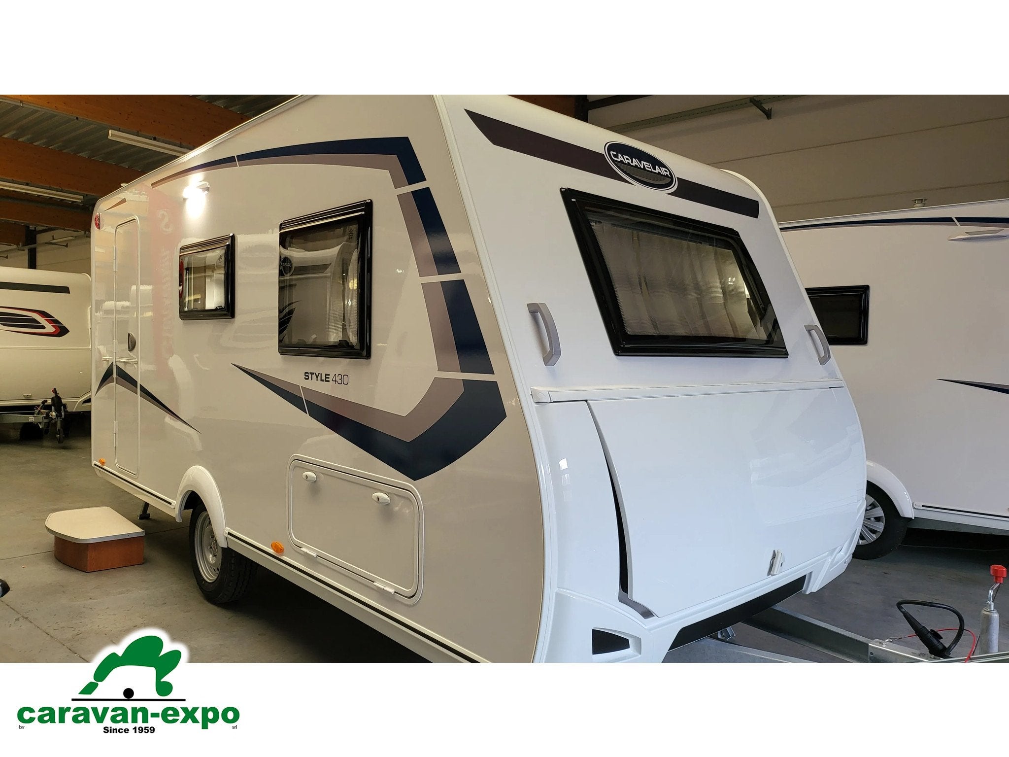 CARAVELAIR ALBA 430 STYLE, Bedrijf, 750 - 1000 kg, 5 tot 6 meter, Caravelair