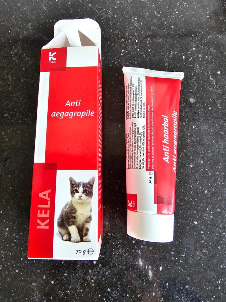 Kat haarbal pasta,, Ophalen