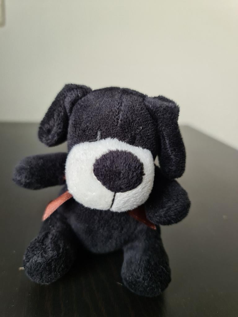 knuffel zwarte hond ongeveer 10 cm, Kinderen en Baby's, Speelgoed | Knuffels en Pluche, Ophalen, Zo goed als nieuw, Hond