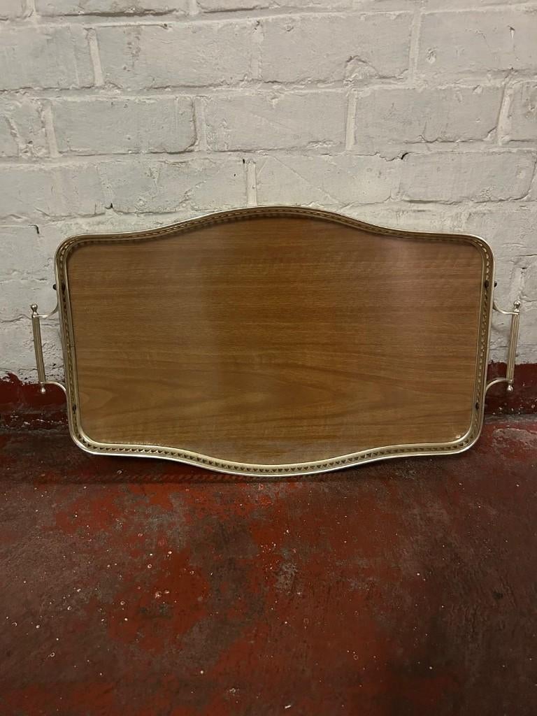 Plateau de service vintage bois et métal, grand format, Maison & Meubles, Moins de 25 cm, Moins de 100 cm, Enlèvement, Utilisé