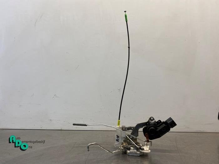 Serrure portière mécanique 4portes avant droite d'un Toyot, -, 3 mois de garantie, Toyota, Utilisé