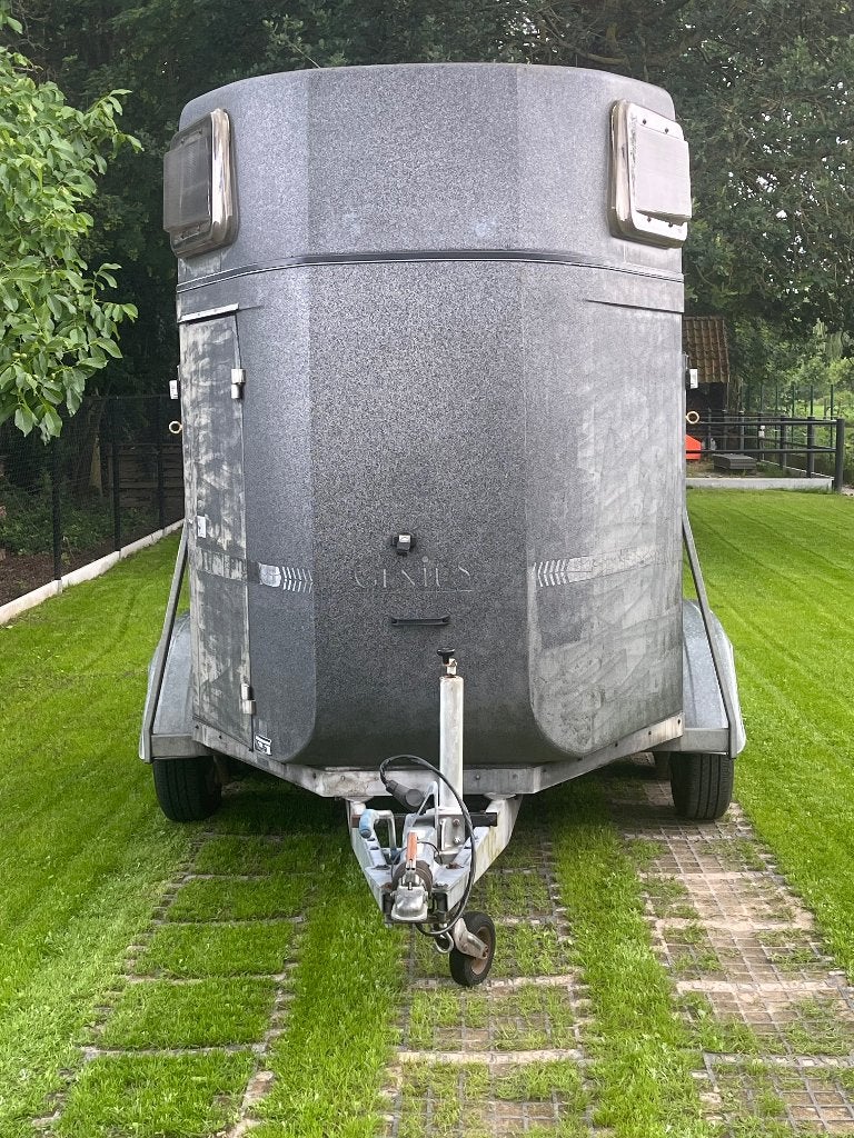 Paardenremorque, Ophalen, Gebruikt, Polyester, 2-paards trailer