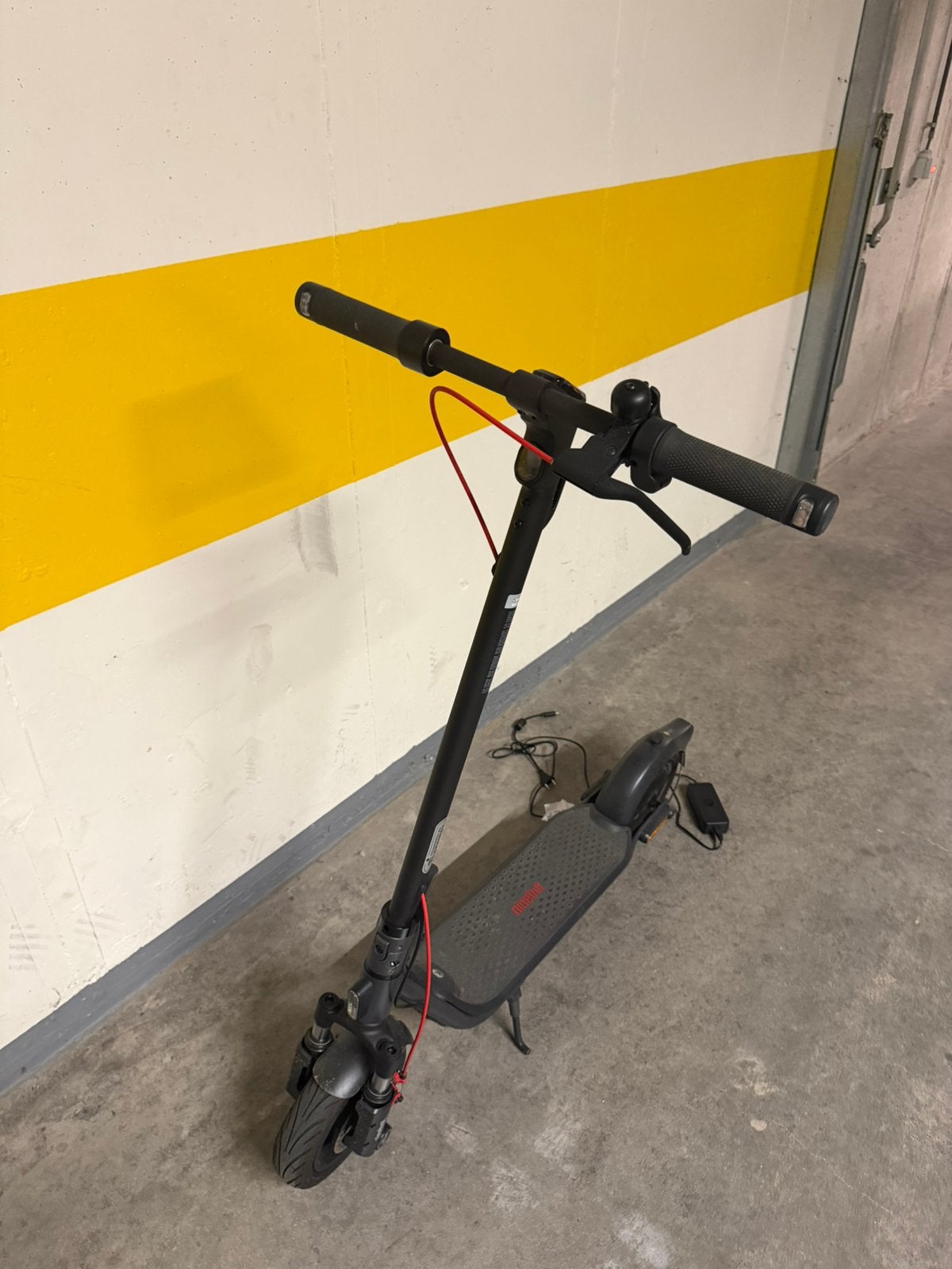 Trottinette électrique F2 Pro E II propulsée par Segway, Enlèvement, Comme neuf
