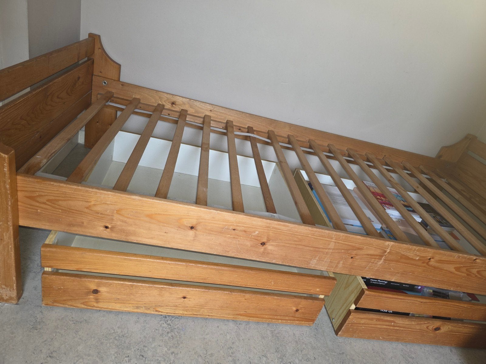 gratis houten bed, Huis en Inrichting, Ophalen
