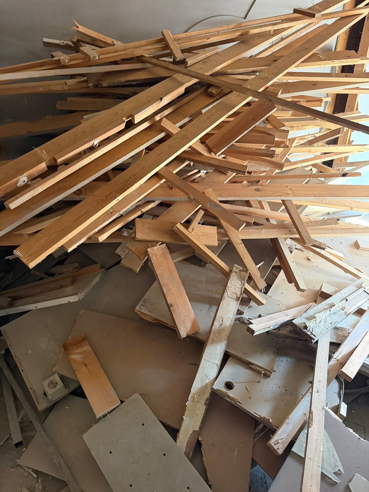 Gratis hout op te halen te mol, Tuin en Terras, Minder dan 3 m³, Ophalen, Overige houtsoorten, Blokken