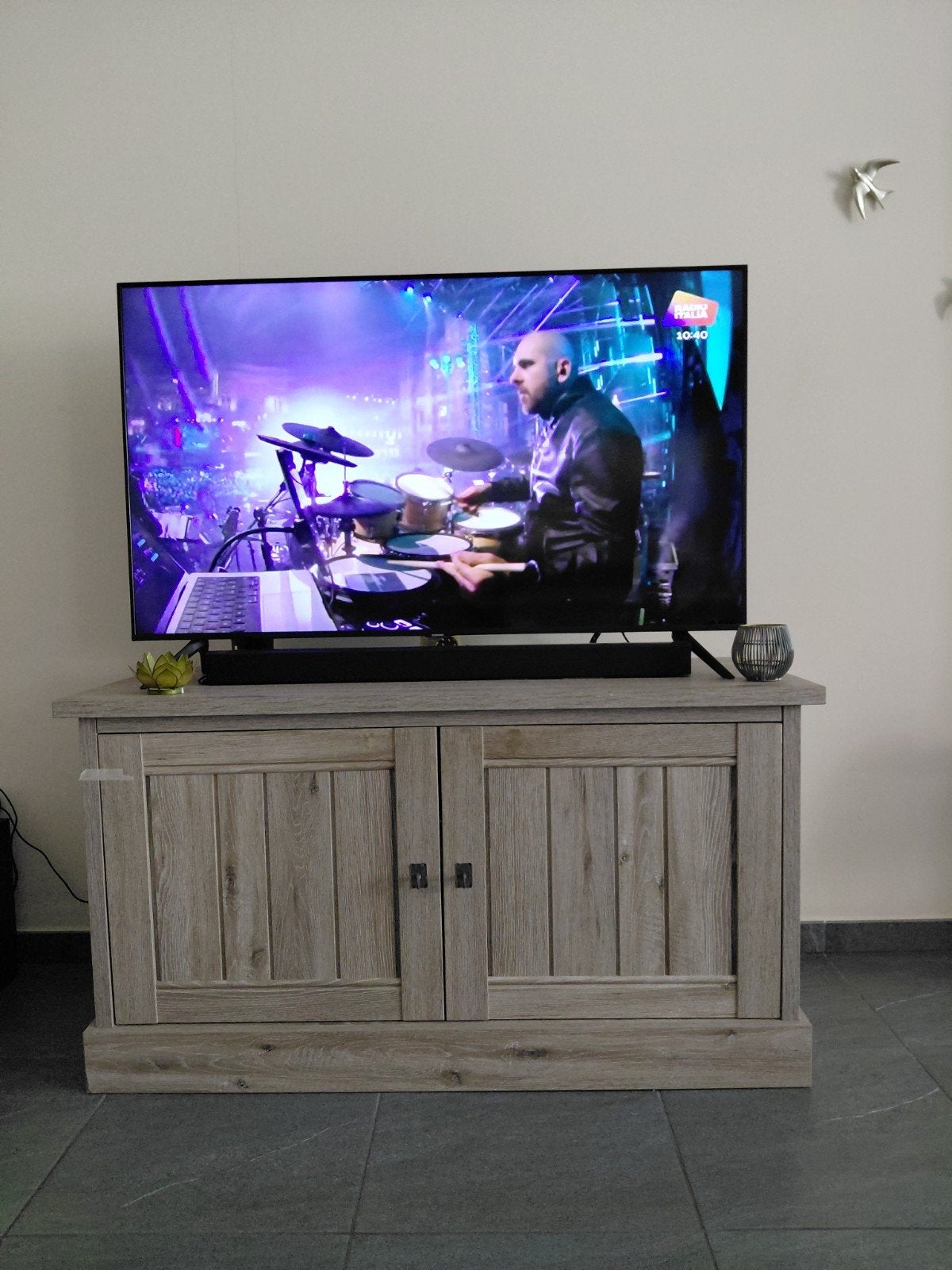 armoire tv, Enlèvement