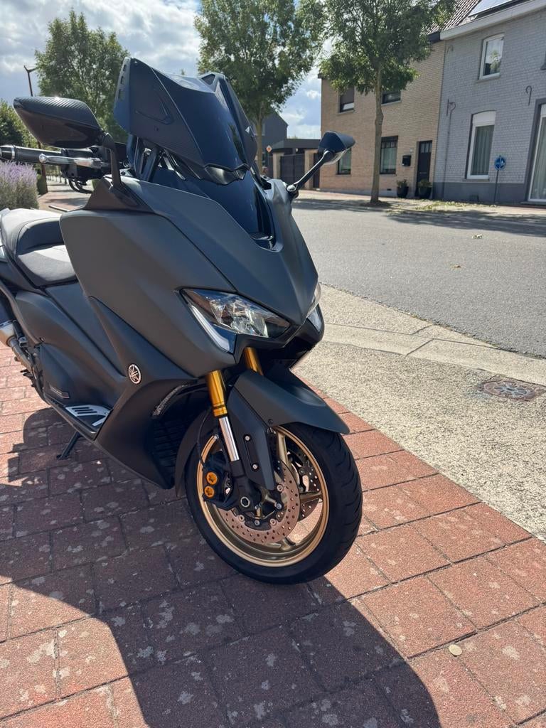 Yamaha Tmax 560 Tech Max 2021 volledige opties, Motoren, Occasion, 560 cc, Particulier, Minimaal motorrijbewijs A2