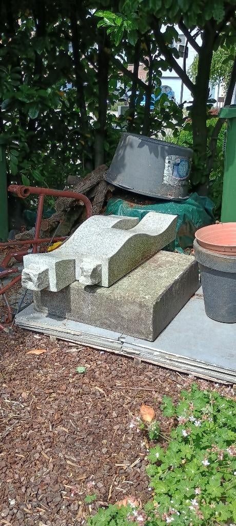 Arduinen zuilen en betonnen bak, Ophalen