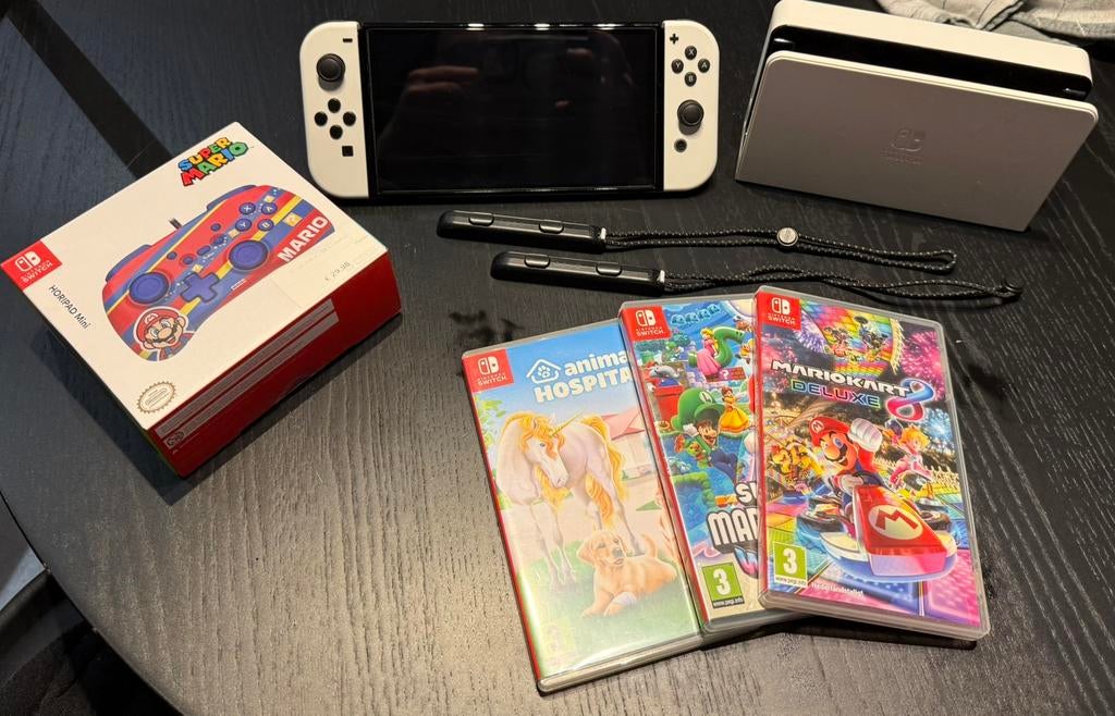 Nintendo Switch OLED (wit) + 3 spelletjes, Met games, Zo goed als nieuw, Met 1 controller, Switch OLED