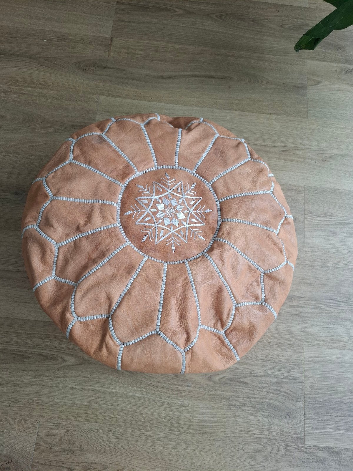 Pouf Marocain fait-main en cuir, Maison & Meubles, Enlèvement ou Envoi, Traditioneel Marokkaans, Rond, Comme neuf