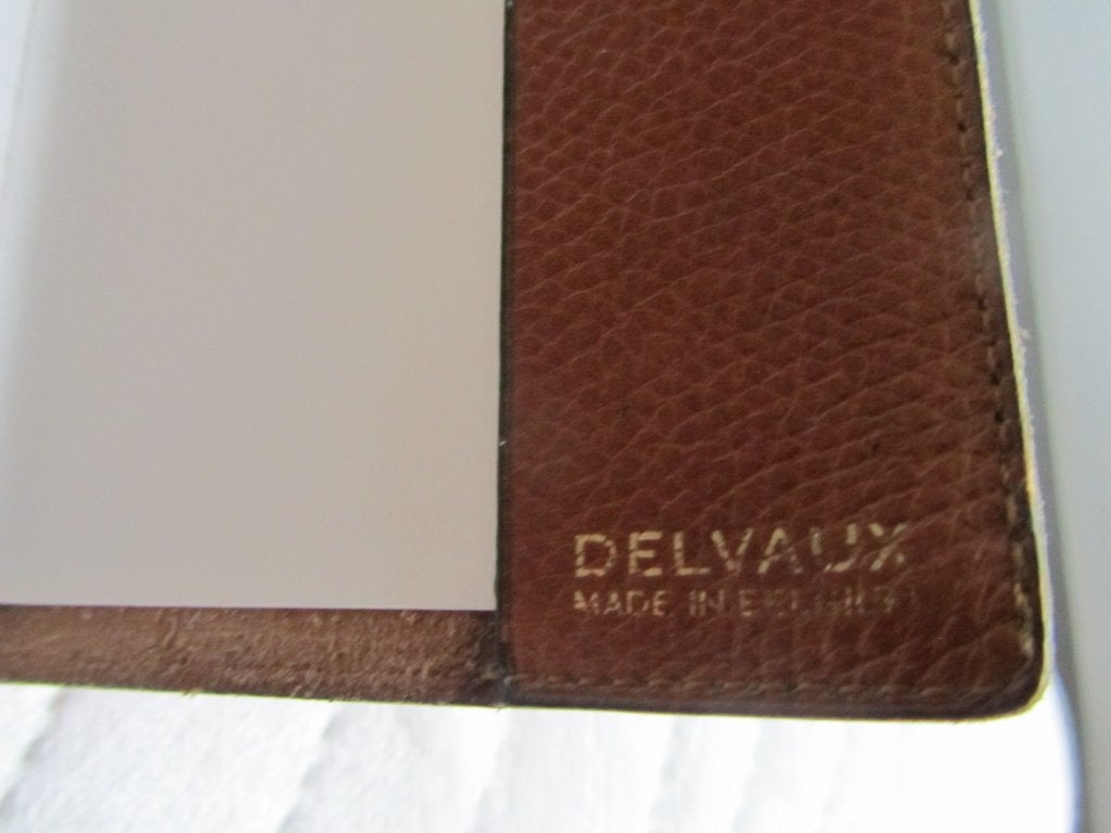 DELVAUX Carnet d'adresse, autre... fauve siglé, Envoi