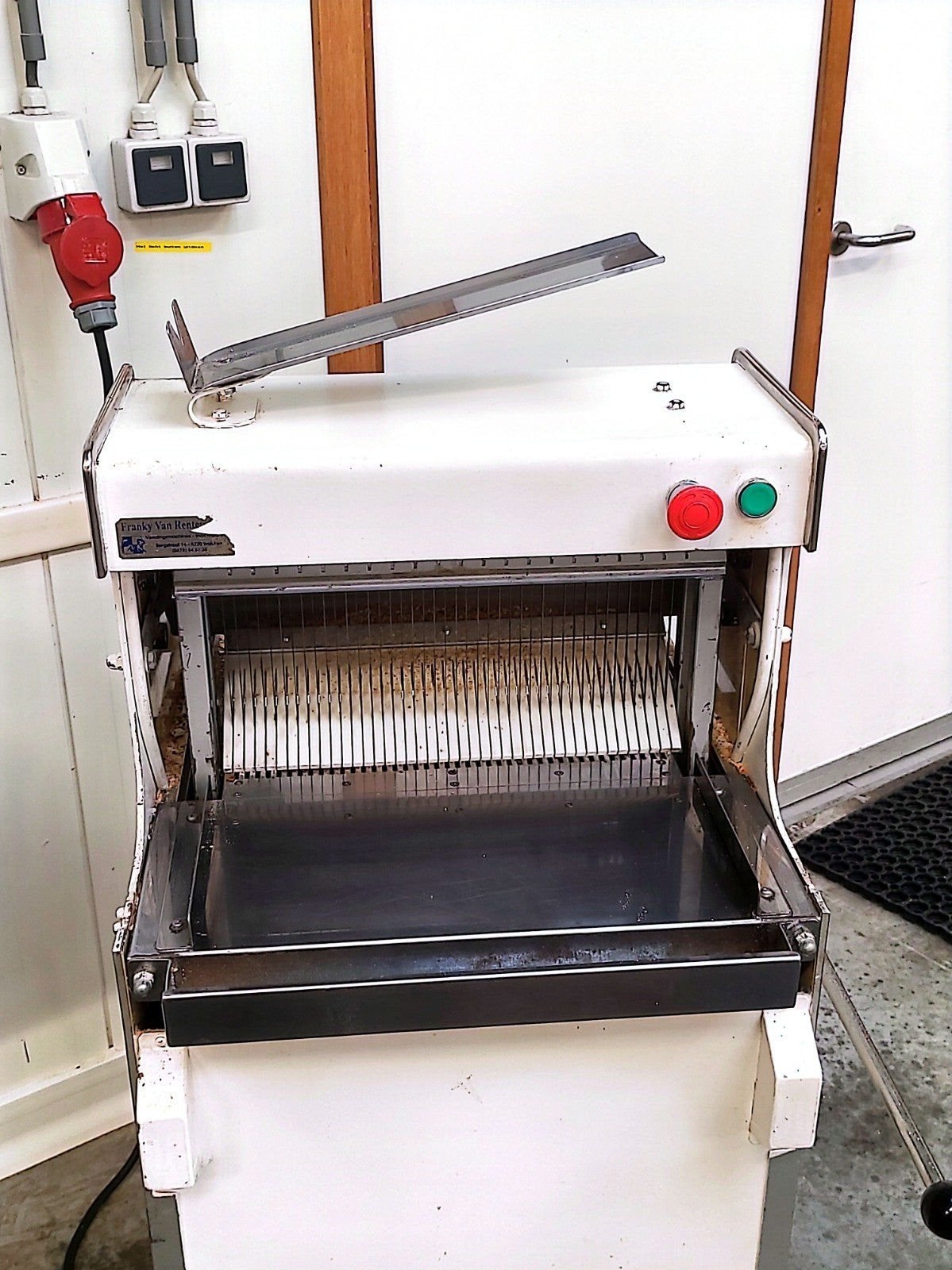 broodsnijmachine, Ophalen