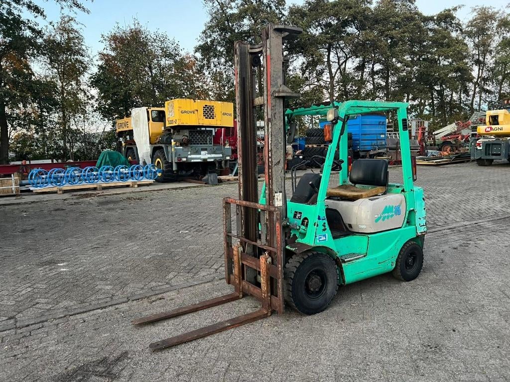 Mitsubishi KFG 15 benzine heftruck, Articles professionnels, Machines & Construction | Chariots élévateurs & Transport interne