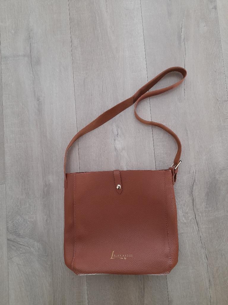 Handtas Lamarthe, Handtassen en Accessoires, Tassen | Damestassen, Ophalen of Verzenden, Zo goed als nieuw, Bruin, Handtas