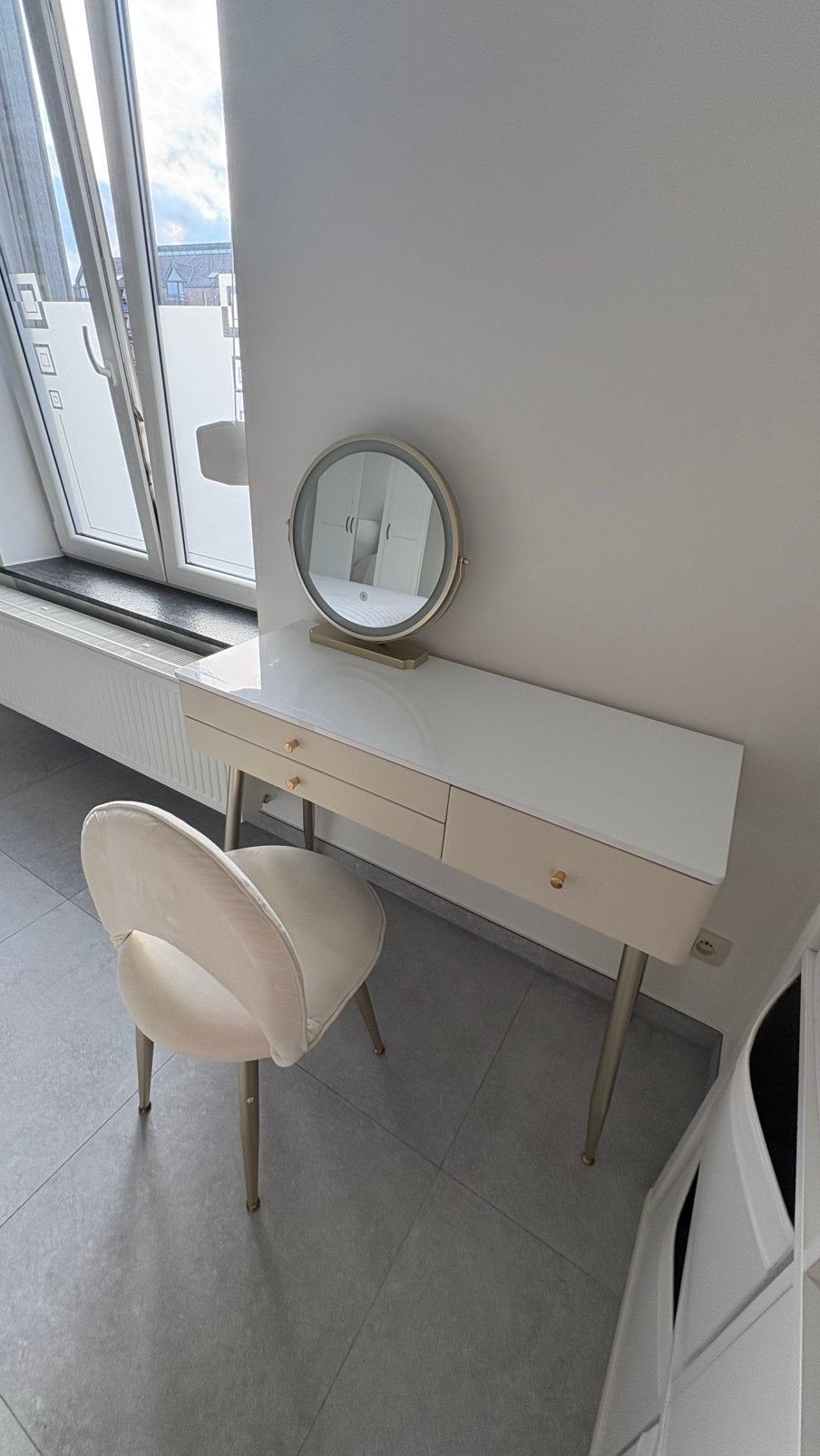 Coiffeuse, Enlèvement, Utilisé