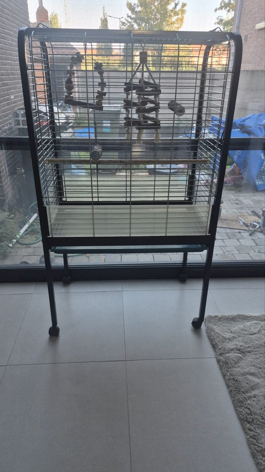 Belle cage solide avec jouets, Animaux & Accessoires, Enlèvement