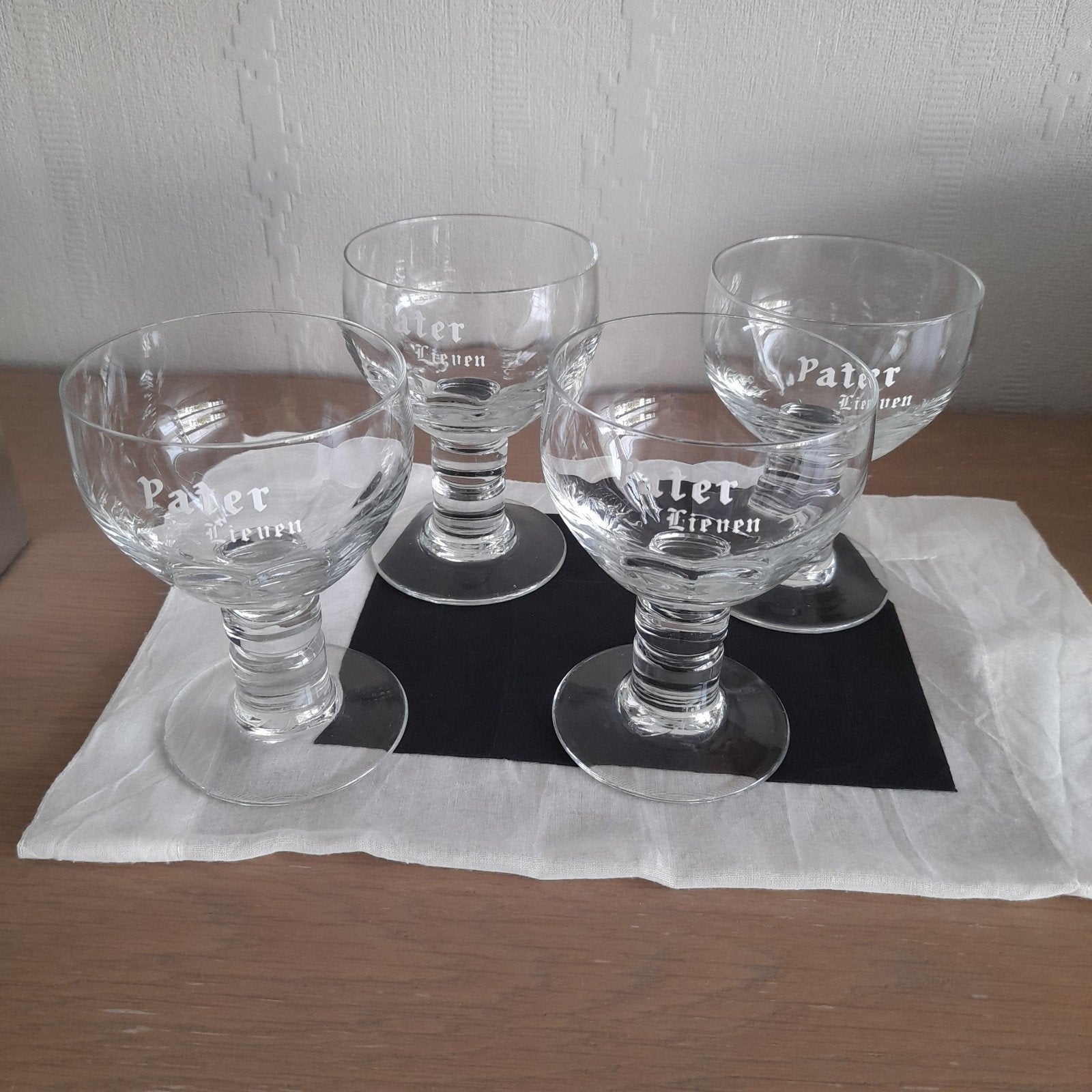 4 oude bierglazen Pater Lieven., Ophalen