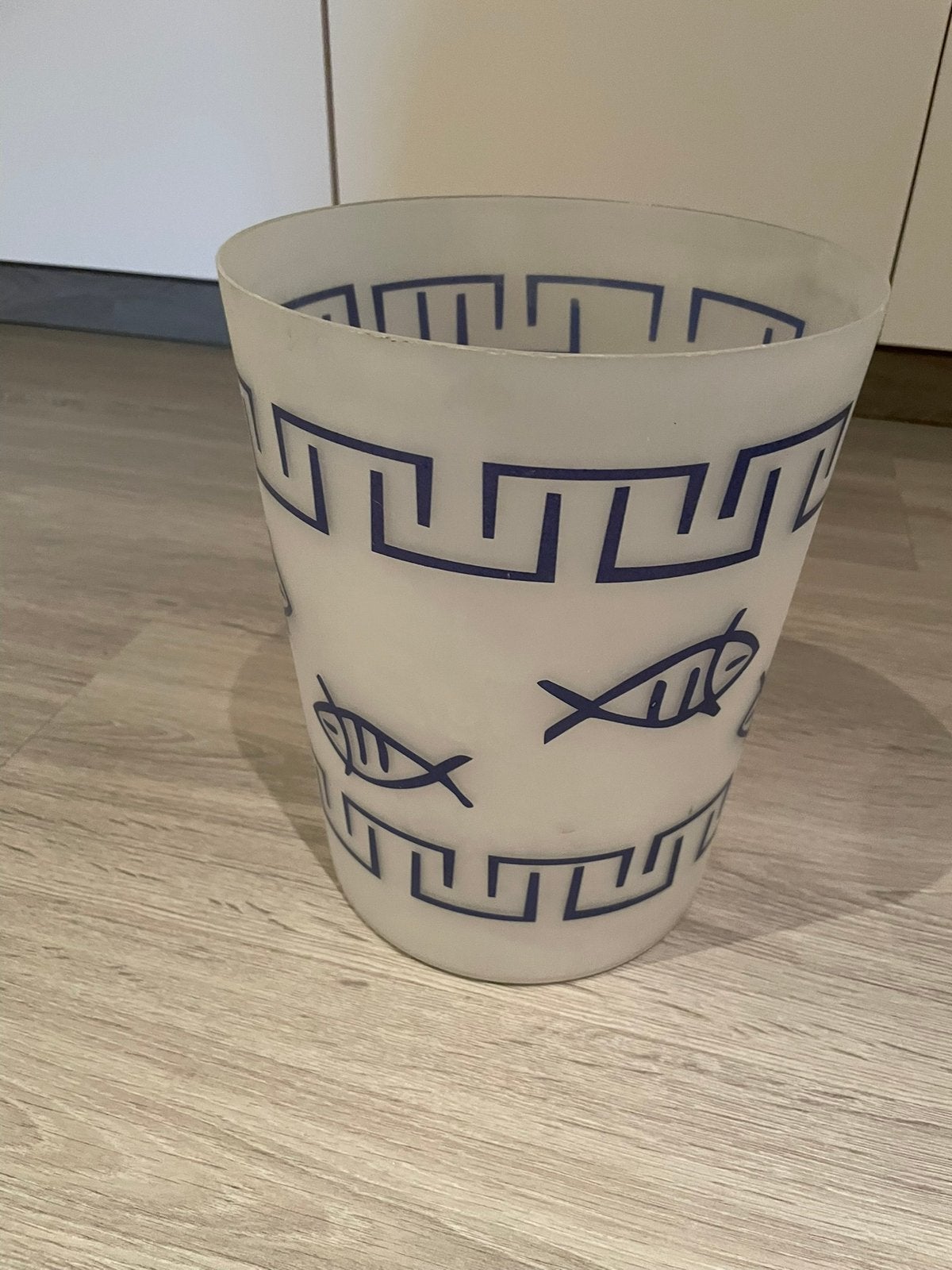 Papiermand kunsstof mat met bedrukking, Ophalen, Zo goed als nieuw, Kunststof