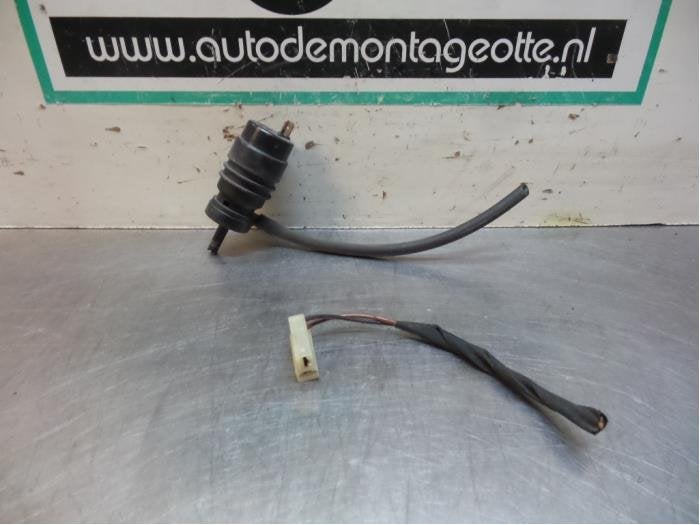 Pompe lave-glace avant d'un Volkswagen LT (LT 96-), Volkswagen, -, 3 mois de garantie, Utilisé