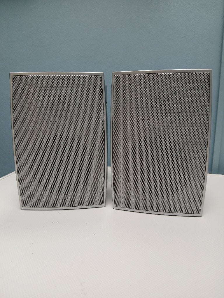À VENDRE : 2 ENCEINTES DE HAUTE QUALITÉ, Plastique, Enlèvement, Gris, Moderne
