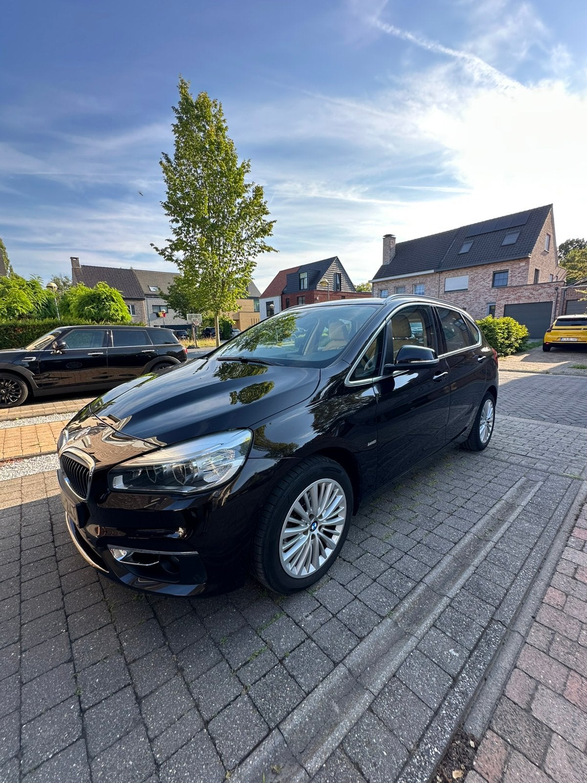 Bmw Active Tourer 218iA Luxury Line - Pano/cam/pdc/trekhaak, Auto's, BMW, Monovolume, Parkeersensor, Bruin, 5 deurs