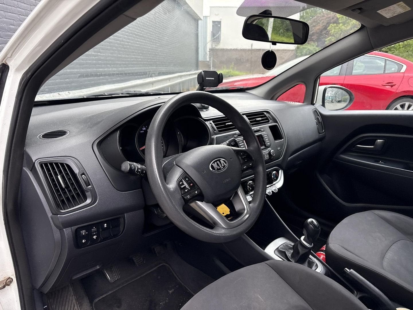 Kia Rio 1.1 CRDi BusinessLine | Airco | Cruise |, Auto's, Wit, Rio, Electronic Stability Program (ESP), Stadsauto
