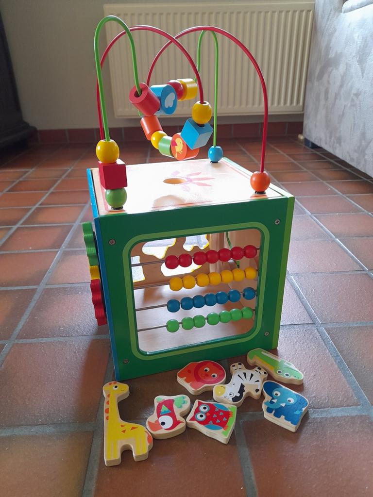 Houten activiteiten kubus, Ophalen