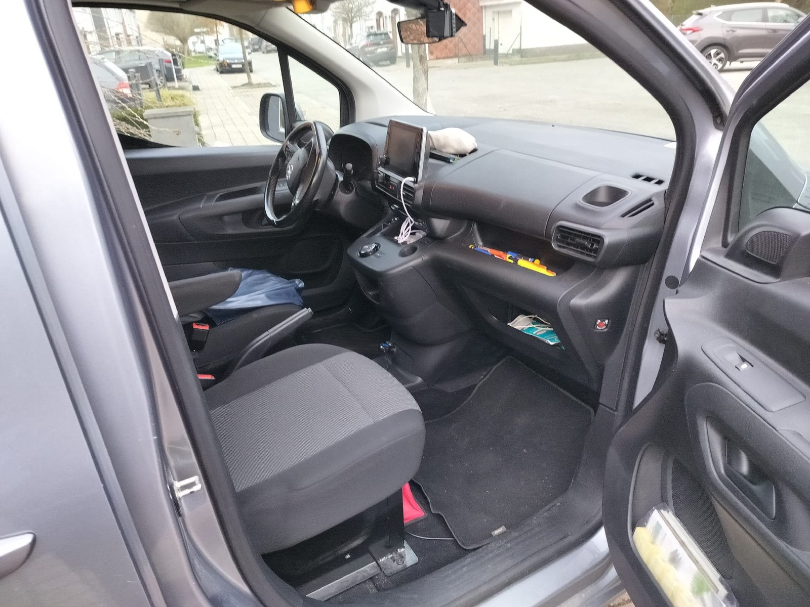 Opel Combo L2H1 1.5 Turbo diesel automaat, Auto's, Stof, 96 kW, Particulier, Zilver of Grijs
