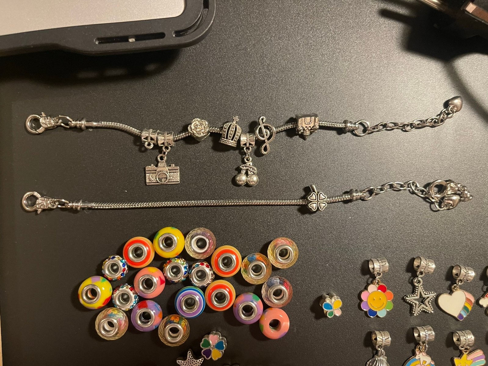 Fabriquez vos propres bracelets !, Enlèvement ou Envoi, Comme neuf