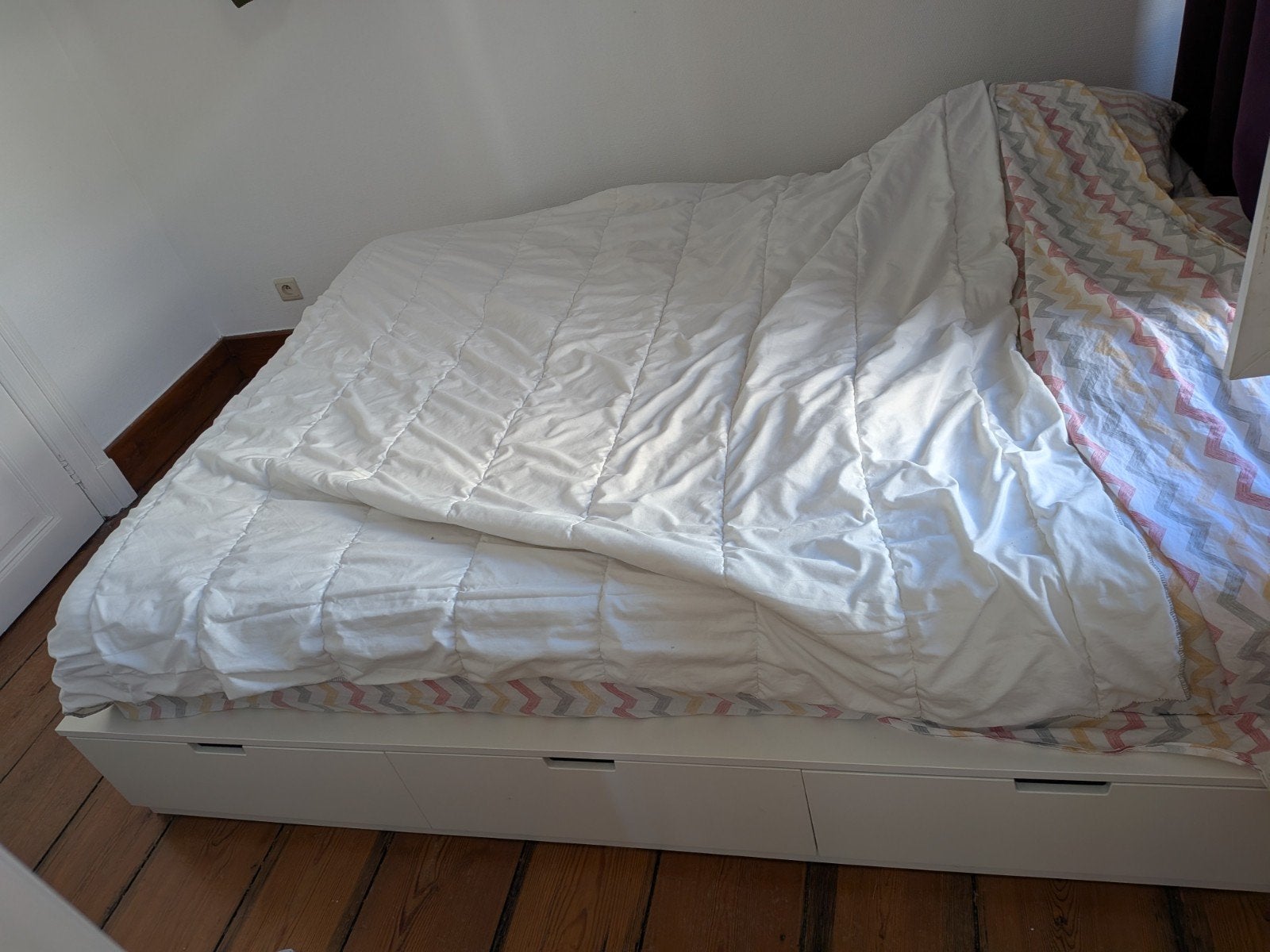 Bed Frame, Huis en Inrichting, Slaapkamer | Bedden, Ophalen, Wit, Tweepersoons, Zo goed als nieuw