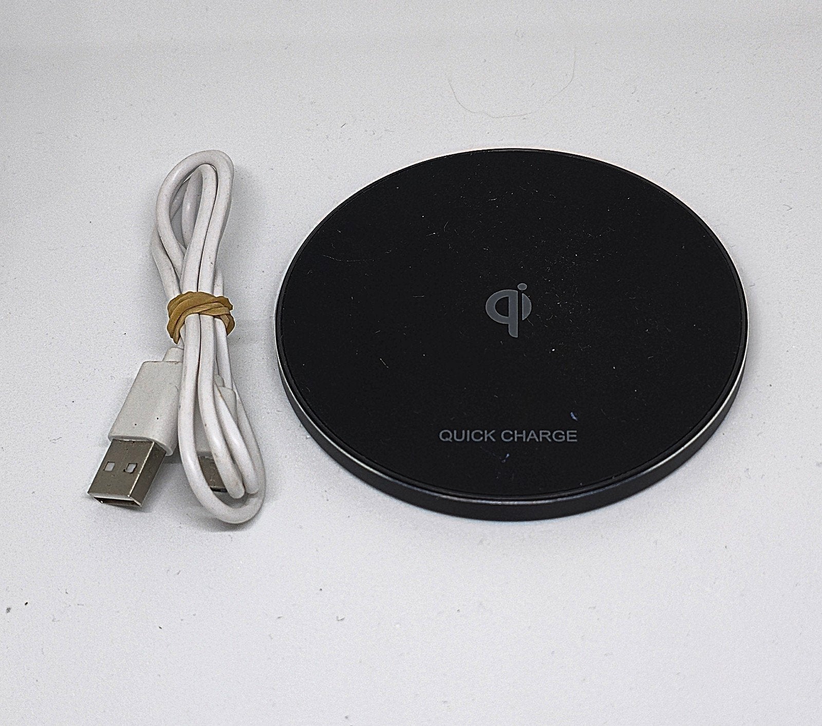 Chargeur Qi sans fil et câble 10 watts avec bord brillant, Télécoms, Téléphonie mobile | Chargeurs pour téléphone, Samsung, Enlèvement ou Envoi