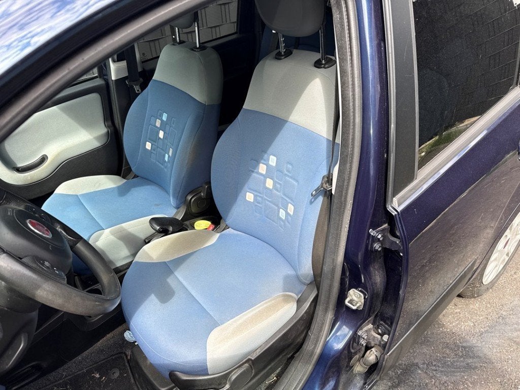 STOEL LINKS VOOR Fiat Panda (312) (01-2012/-), Auto-onderdelen, FCA Germany GmbH, Gebruikt, IPC D1-09 Bahnhofsplatz
65423  Rüsselsheim am Main, DE