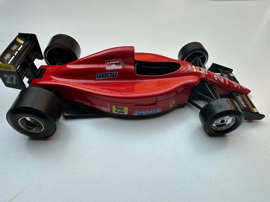 Burago Ferrari 1/24 en excellent état, Kinderen en Baby's, Speelgoed |Speelgoedvoertuigen, Ophalen of Verzenden, Gebruikt