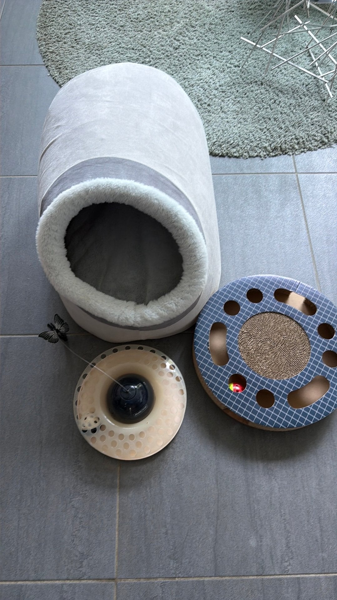 panier chat gris et jouet anione/ jouet en carton, Enlèvement, Comme neuf, Autre