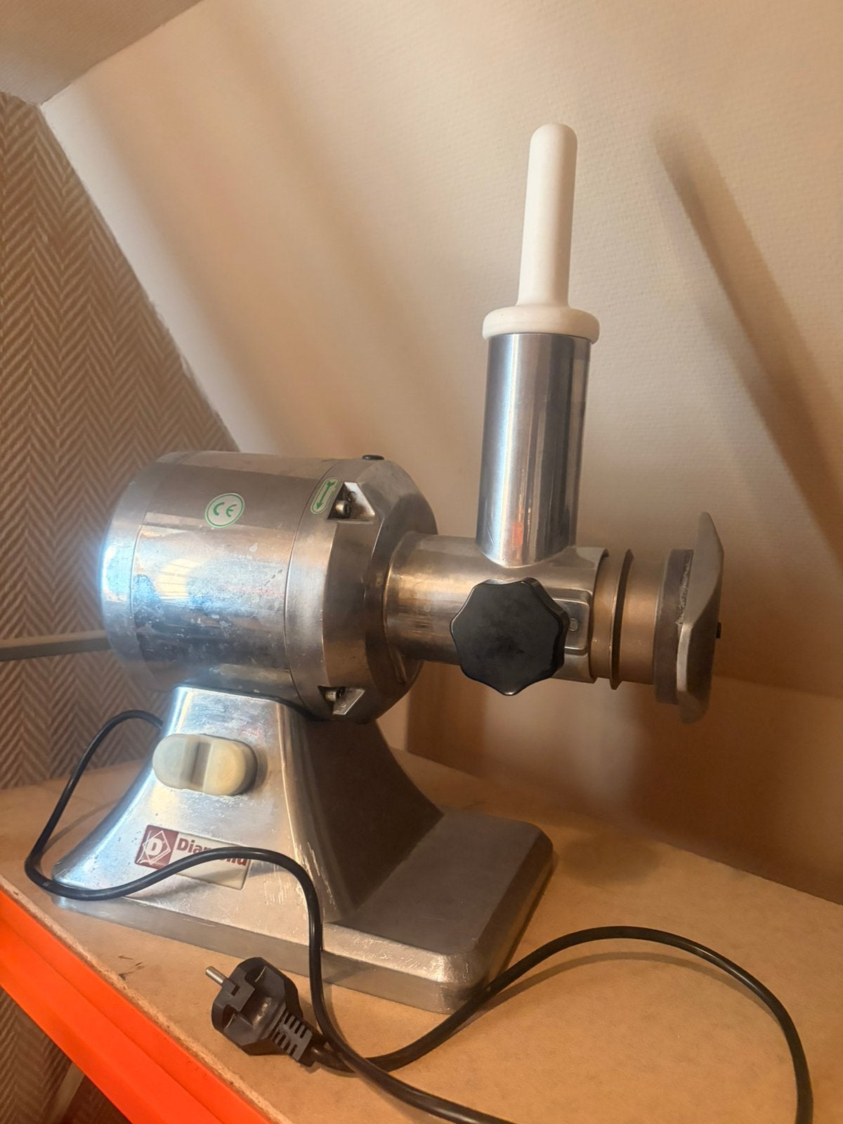 Vleesmolen hachoir diamond ts12, Elektronische apparatuur, Ophalen of Verzenden, Zo goed als nieuw