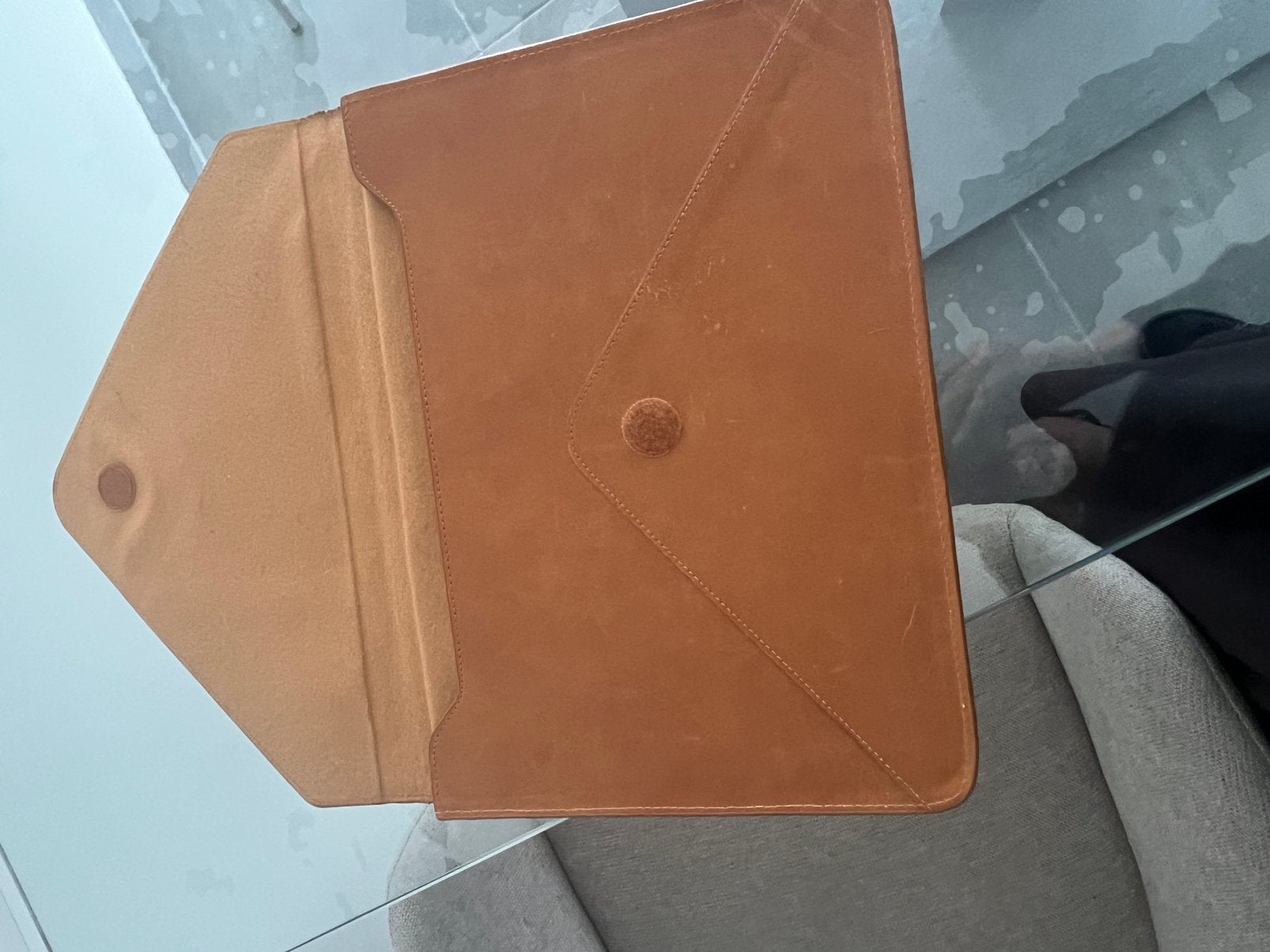 MacBook case. In good condition. See photo for dimensions., Computers en Software, Ophalen of Verzenden, Zo goed als nieuw