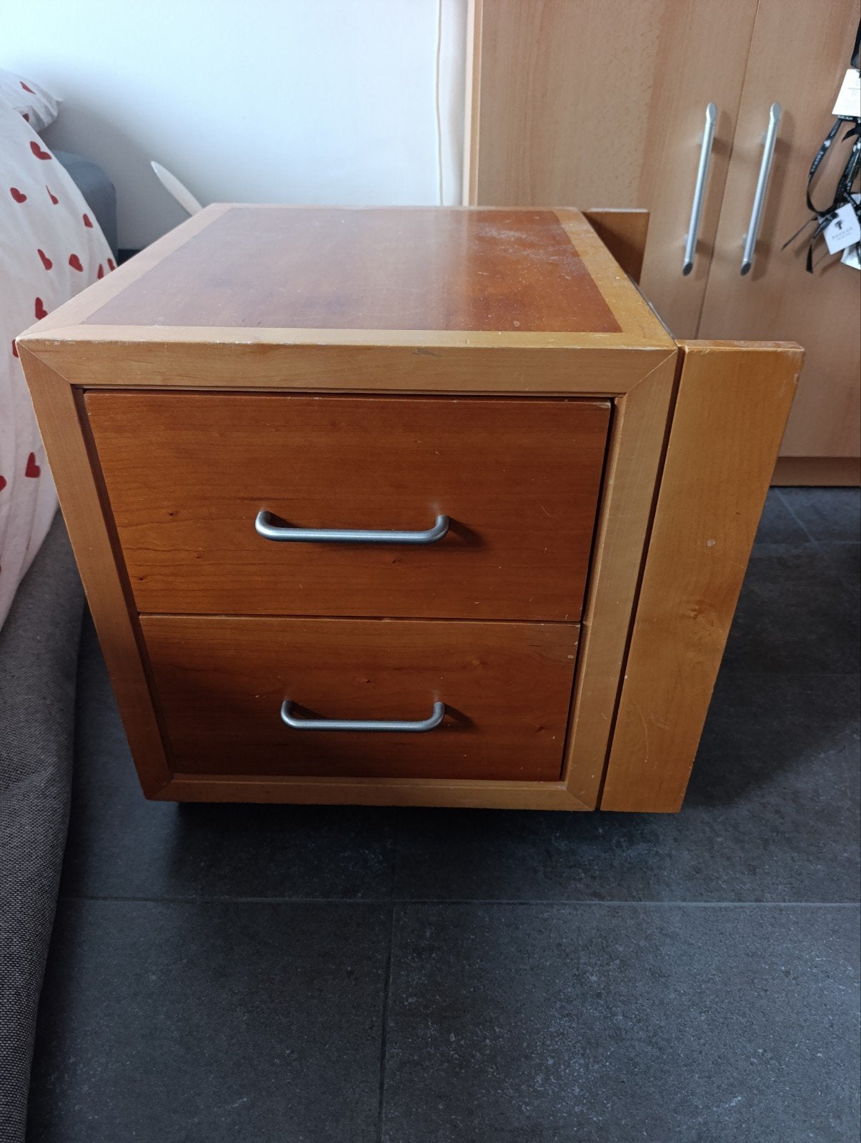 Table de chevet ou meuble TV, Maison & Meubles, Enlèvement, Utilisé, Bois, 45 à 65 cm