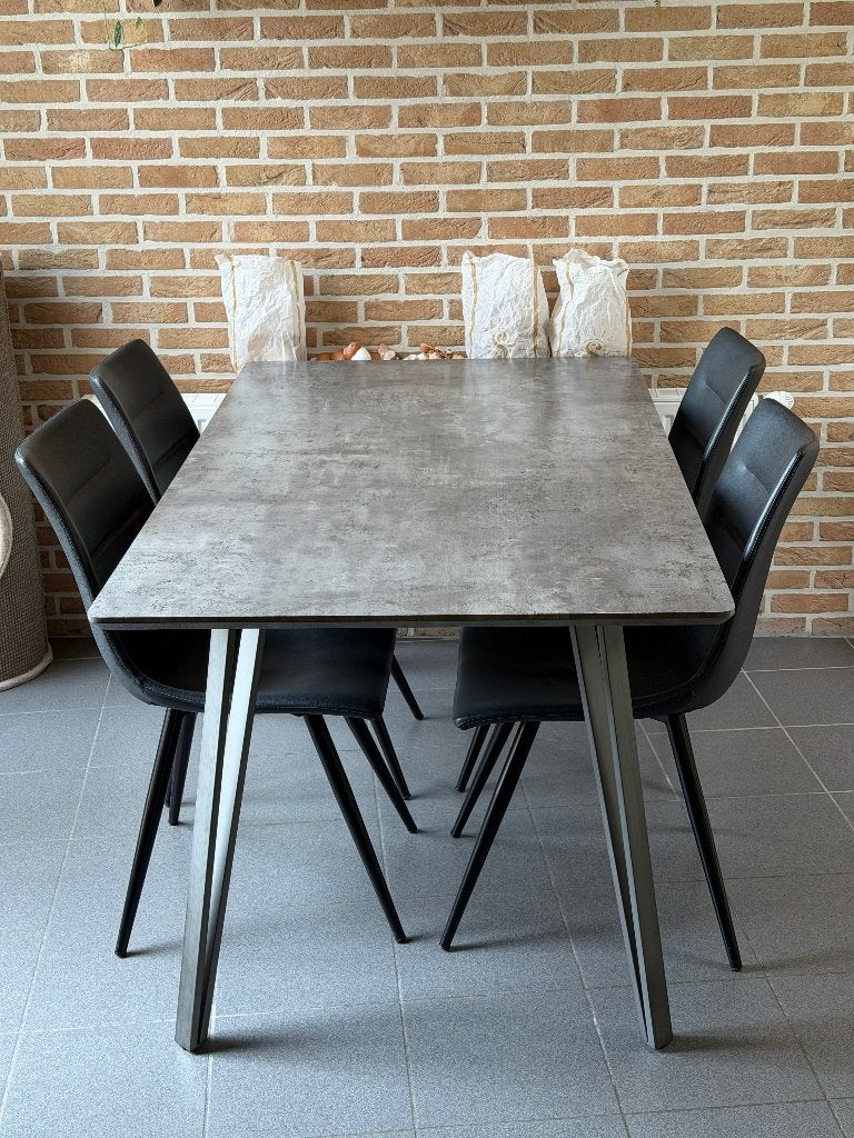 Moderne keukentafel in betonlook met anthraciet stalen poten, Cinq personnes ou plus, 150 à 200 cm, 50 à 100 cm, Enlèvement