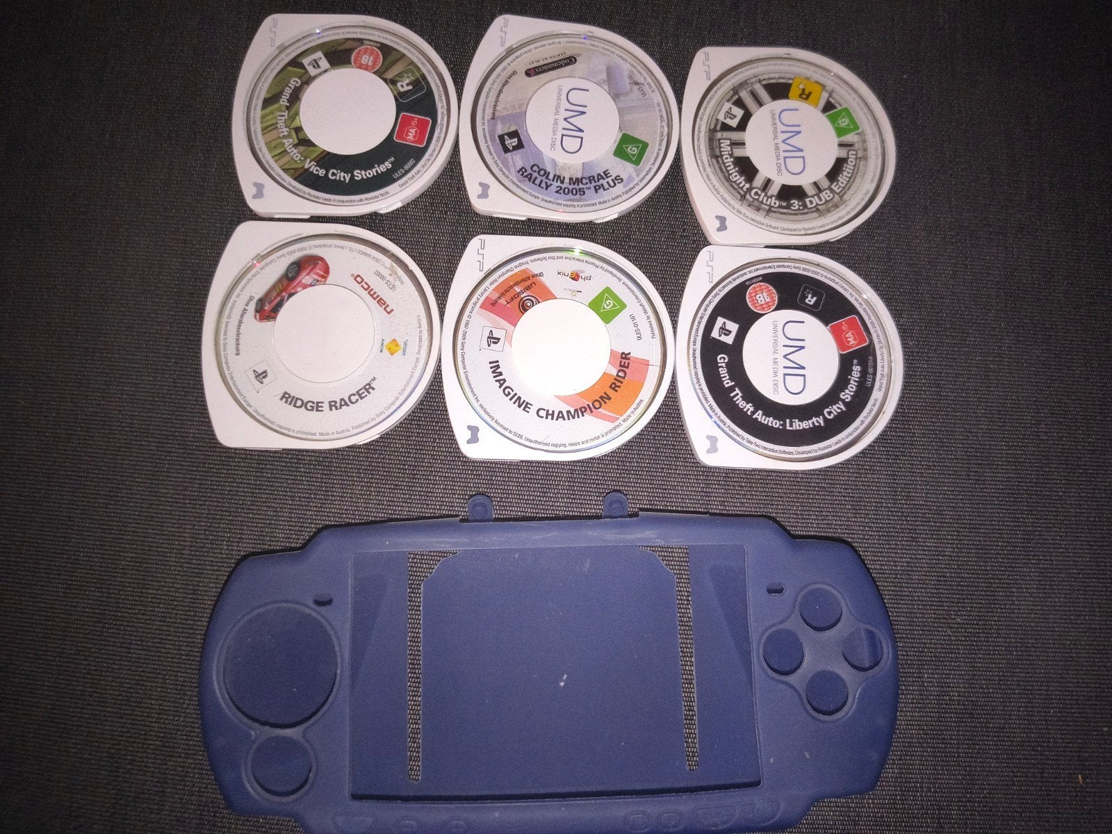 6x losse psp umd disc Games + Psp 2000 & 3000 softcover, Games en Spelcomputers, Spelcomputers | Sony PSP, Zo goed als nieuw, PSP